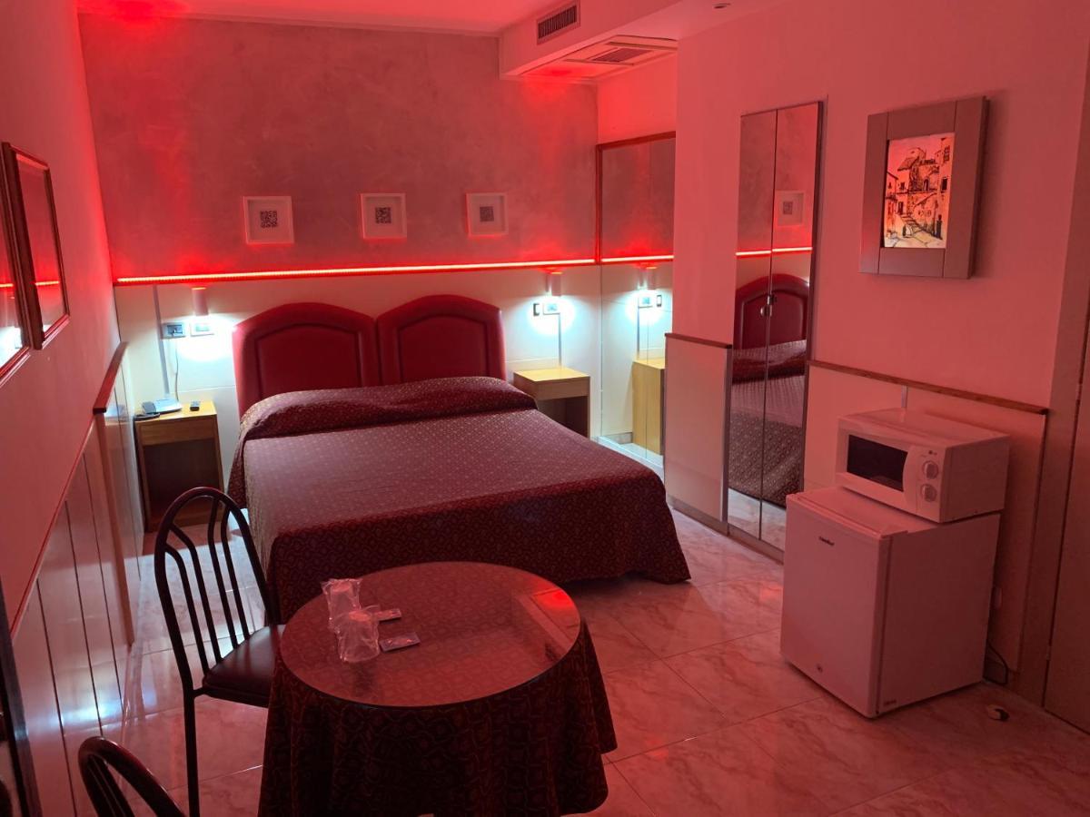 Hotel Malpensafiera Бернате-Тичино Экстерьер фото