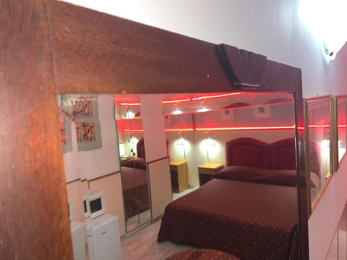 Hotel Malpensafiera Бернате-Тичино Экстерьер фото