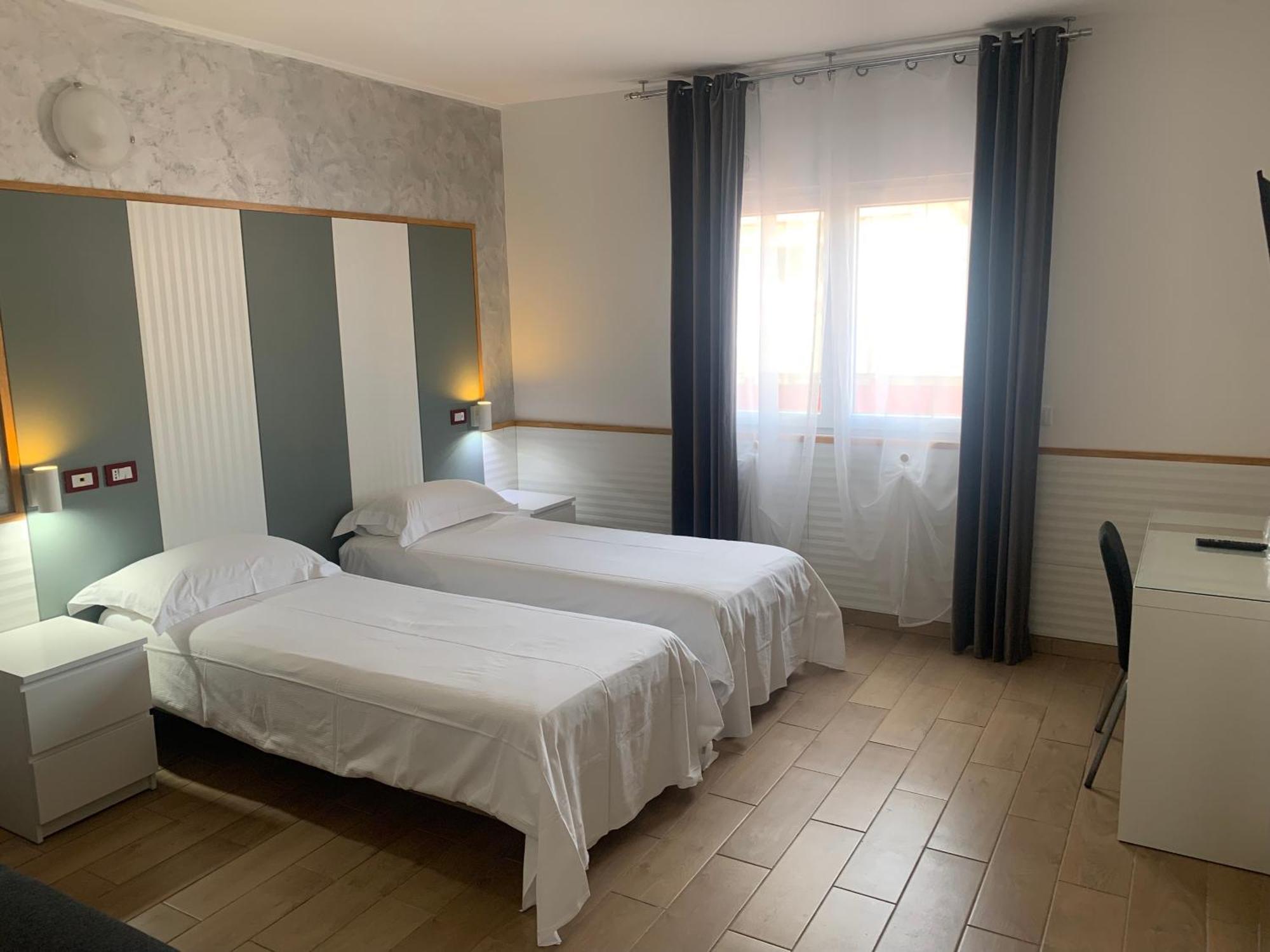 Hotel Malpensafiera Бернате-Тичино Экстерьер фото