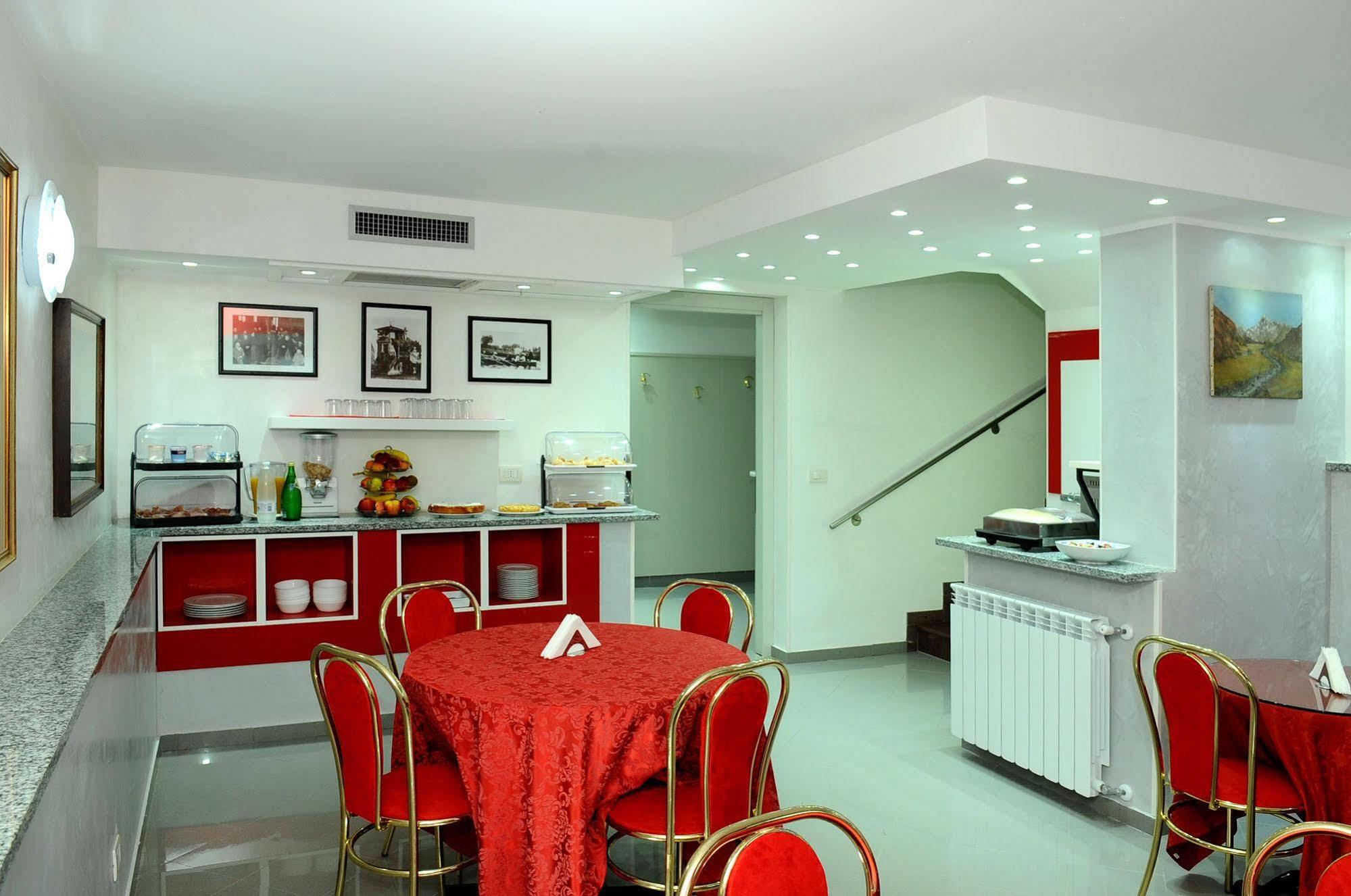 Hotel Malpensafiera Бернате-Тичино Экстерьер фото