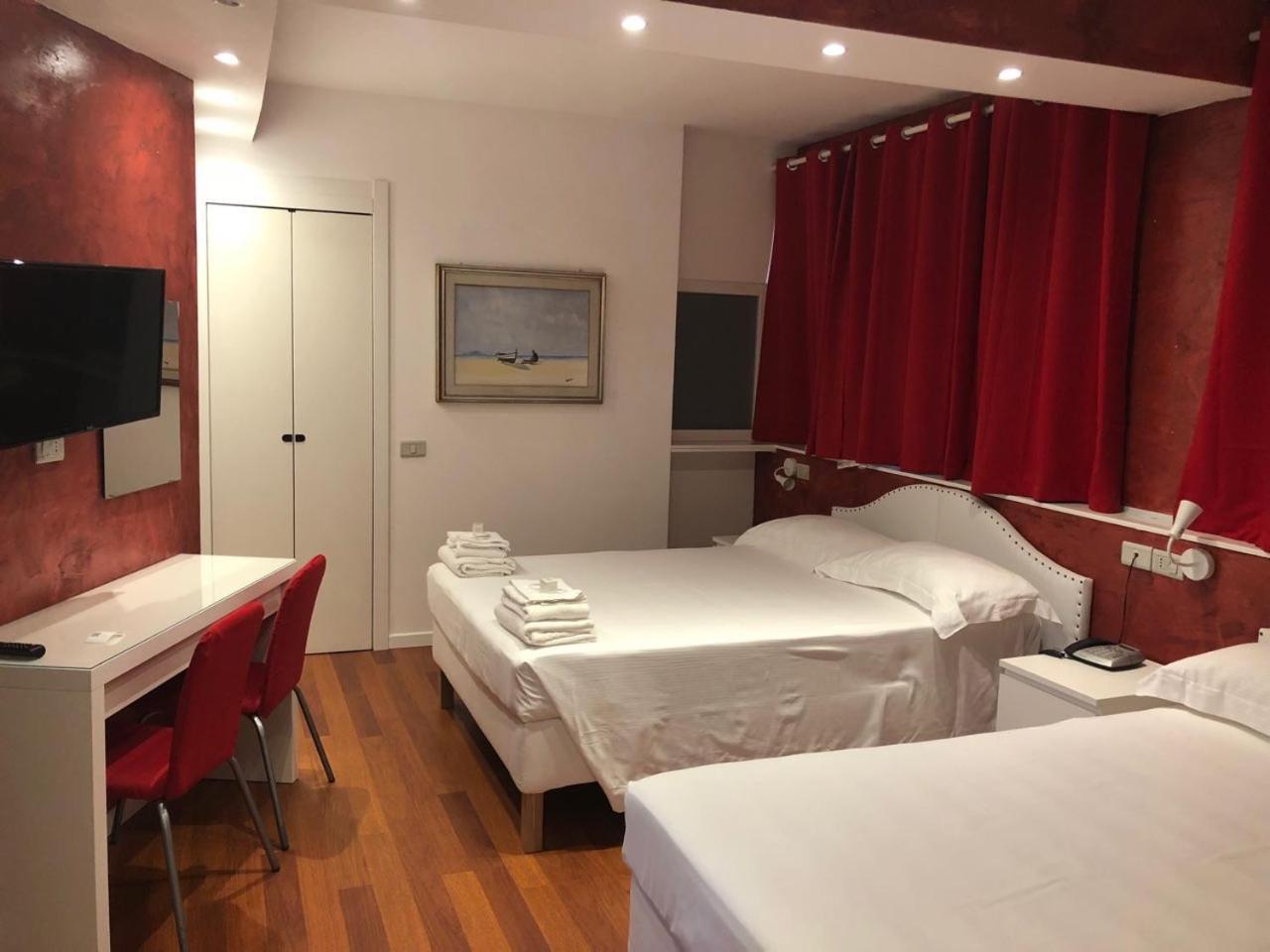 Hotel Malpensafiera Бернате-Тичино Экстерьер фото