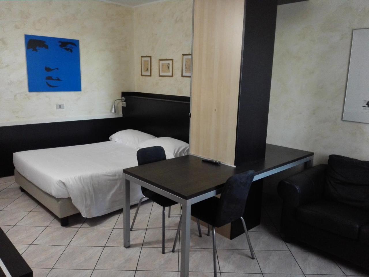 Hotel Malpensafiera Бернате-Тичино Экстерьер фото